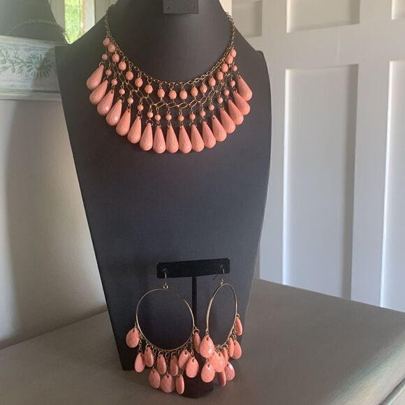 Gorgeous Peach Cabochon Bib Statement Necklace set, Brass, Unmarked - Picture 2 of 6